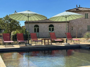 Gîte avec piscine de 25 m et spa